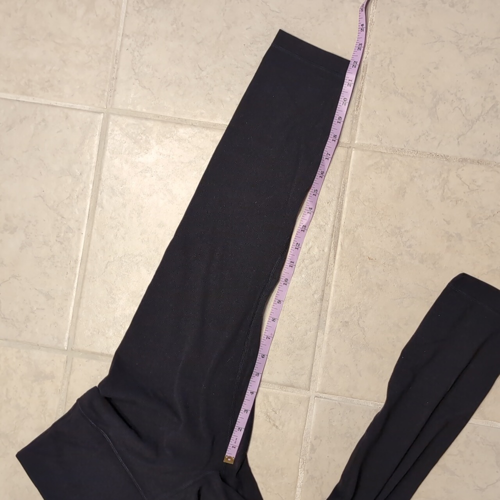 Lululemon Black Align Leggings - 22" Inseam - Picture 2 of 6